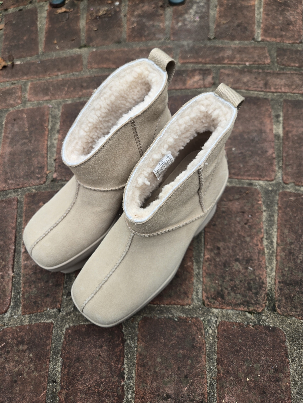 UGG New Heights Wi Ter White Suede Platform Ankle Boots with Fleece Lining - Picture 2 of 6